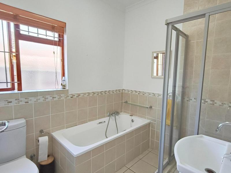 To Let 4 Bedroom Property for Rent in Welgelegen Western Cape